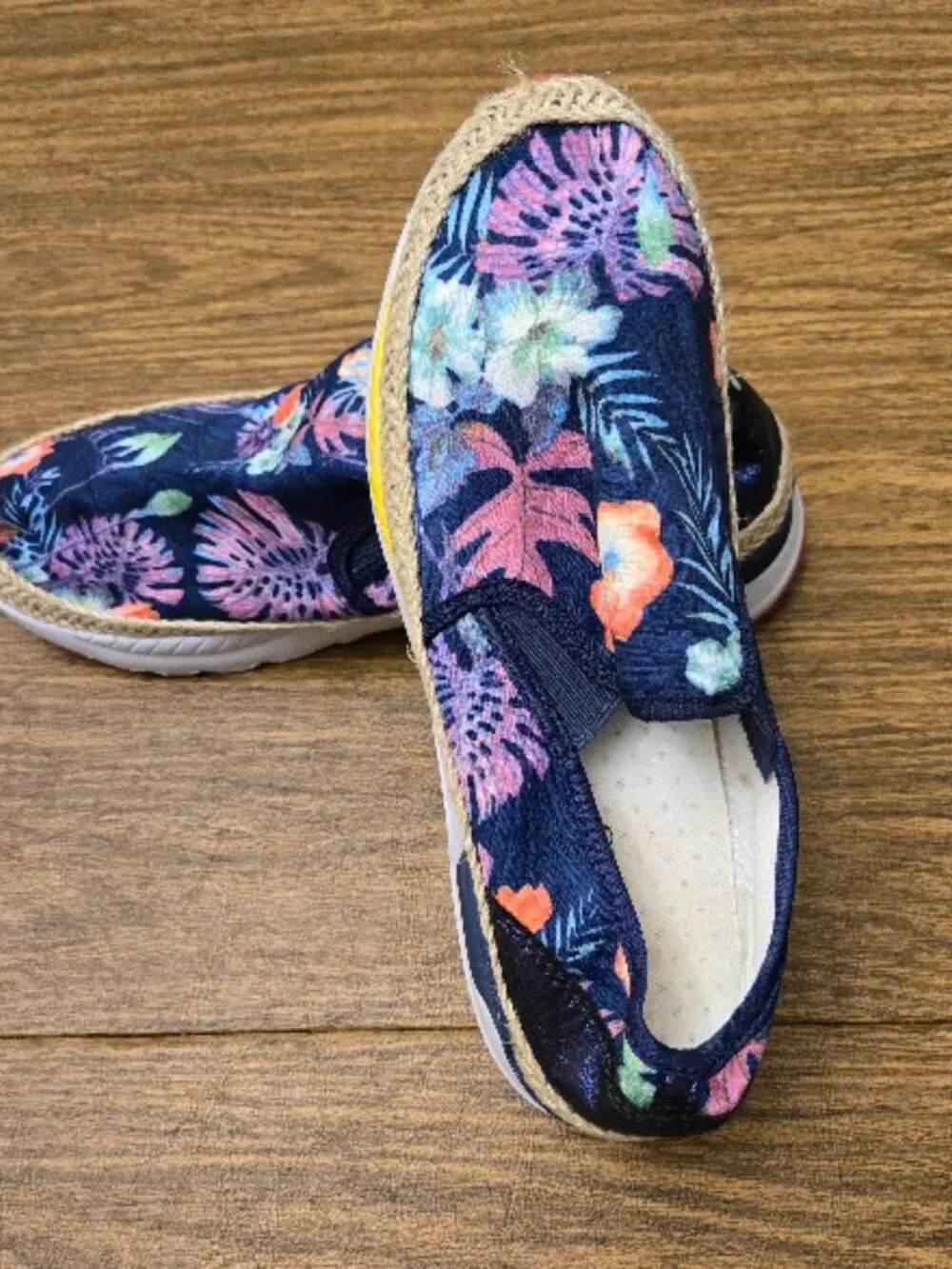 UUBARIS Women's Navy w/Floral Print Slip-On Platform Espadrilles - Size 8.5M